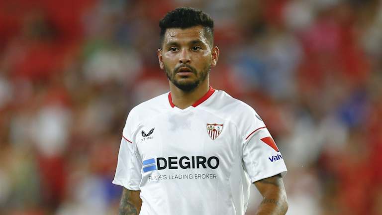 Tecatito no estará en Qatar 2022, asegura su técnico en Sevilla